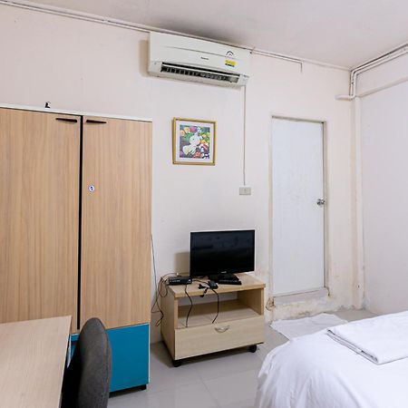 Freesia Saladaeng Silom Apartments Bangkok Exteriör bild