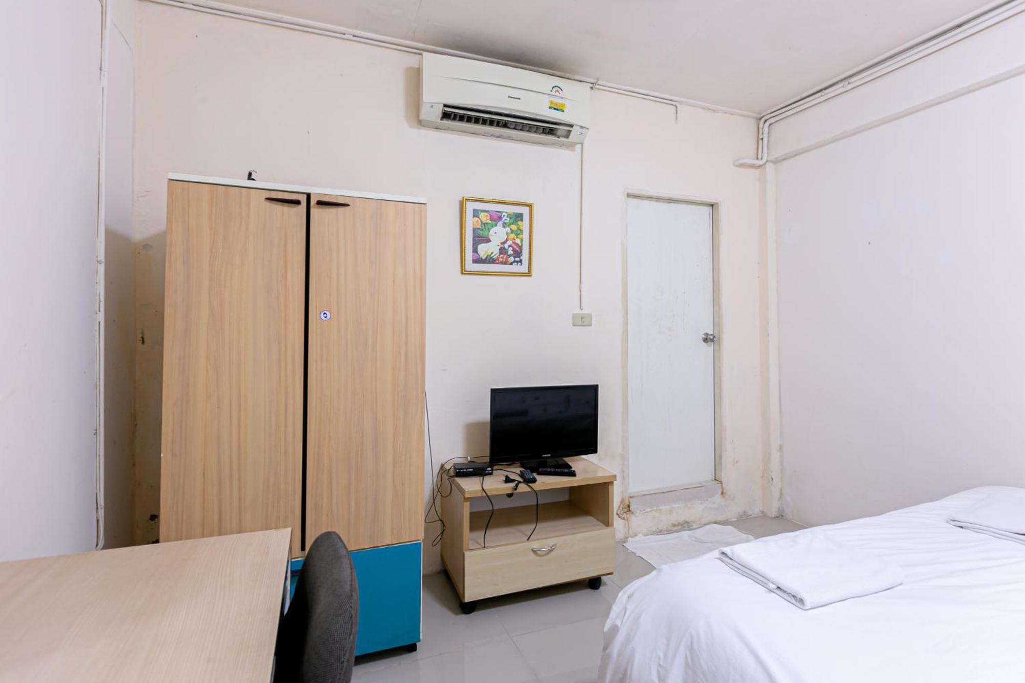 Freesia Saladaeng Silom Apartments Bangkok Exteriör bild