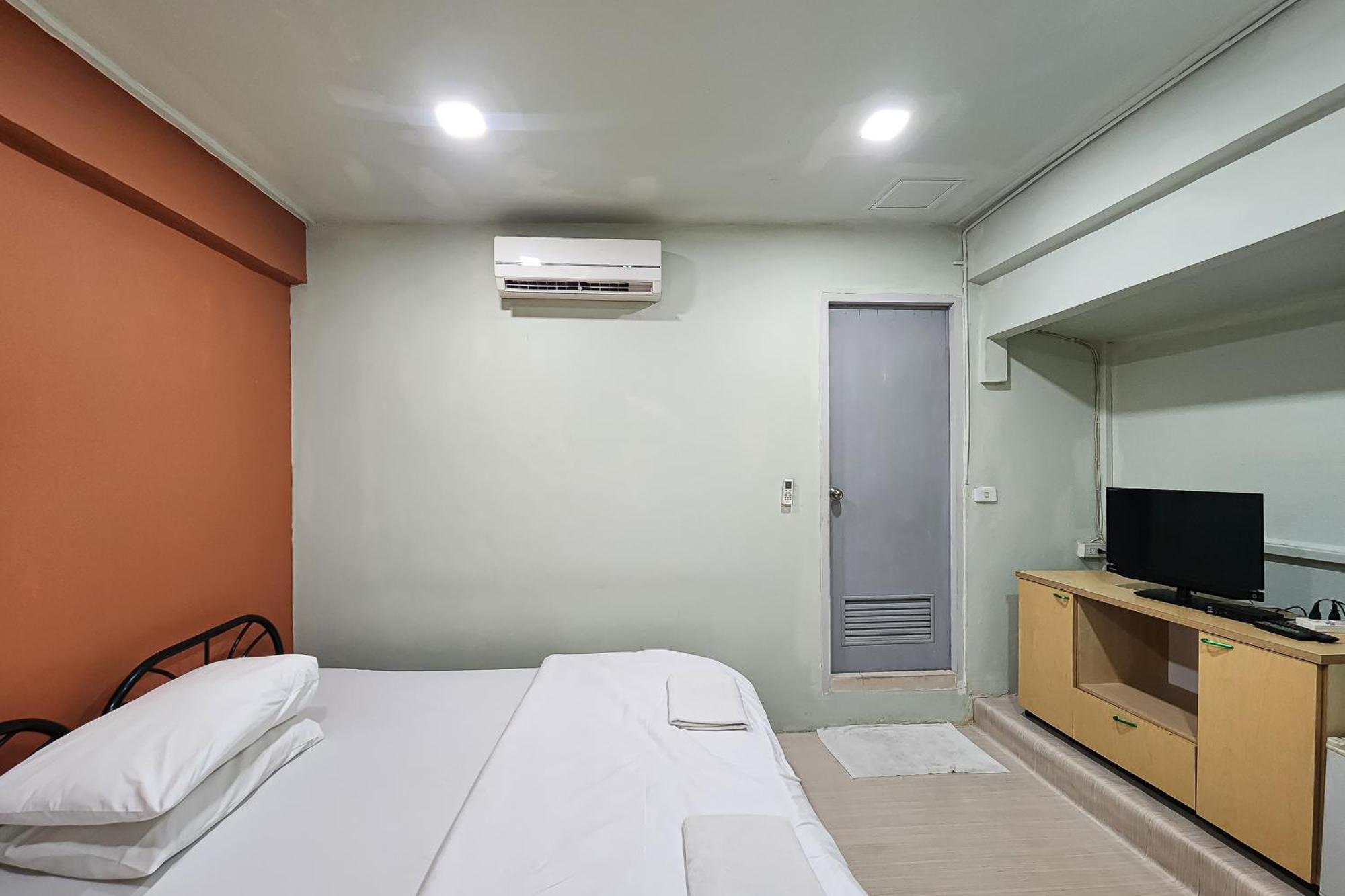 Freesia Saladaeng Silom Apartments Bangkok Exteriör bild