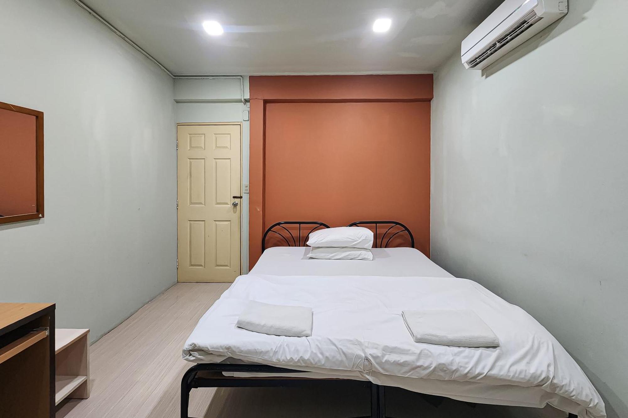 Freesia Saladaeng Silom Apartments Bangkok Exteriör bild