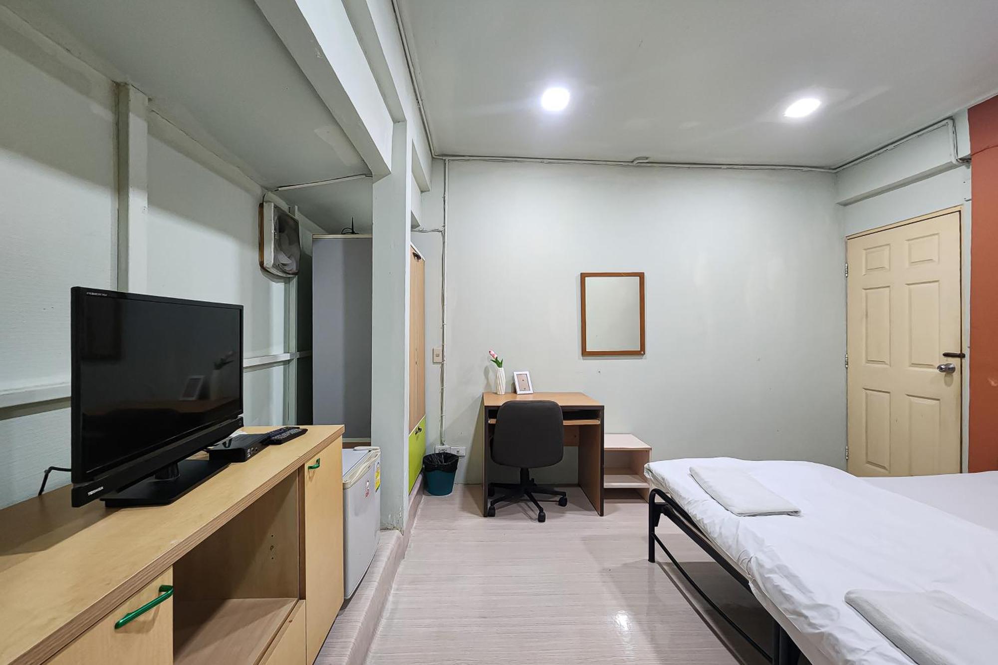 Freesia Saladaeng Silom Apartments Bangkok Exteriör bild