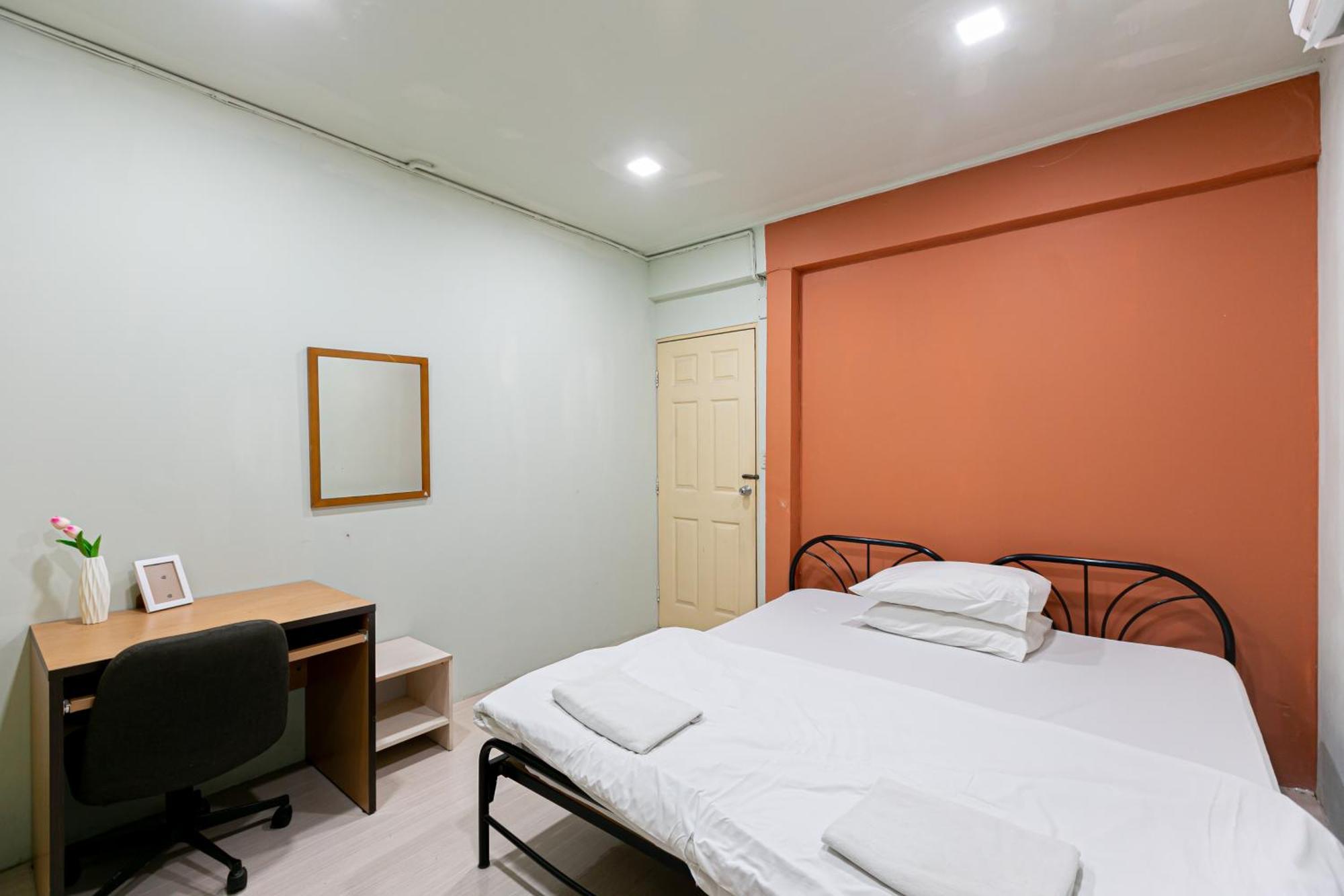 Freesia Saladaeng Silom Apartments Bangkok Exteriör bild
